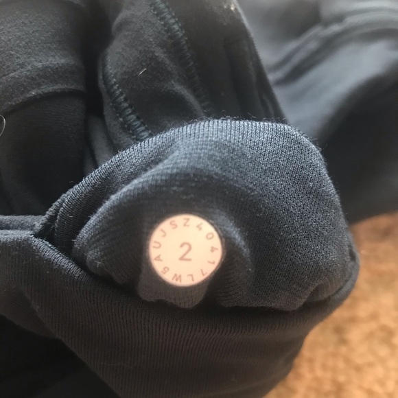 3 pairs of lululemon leggings - Picture 5 of 12